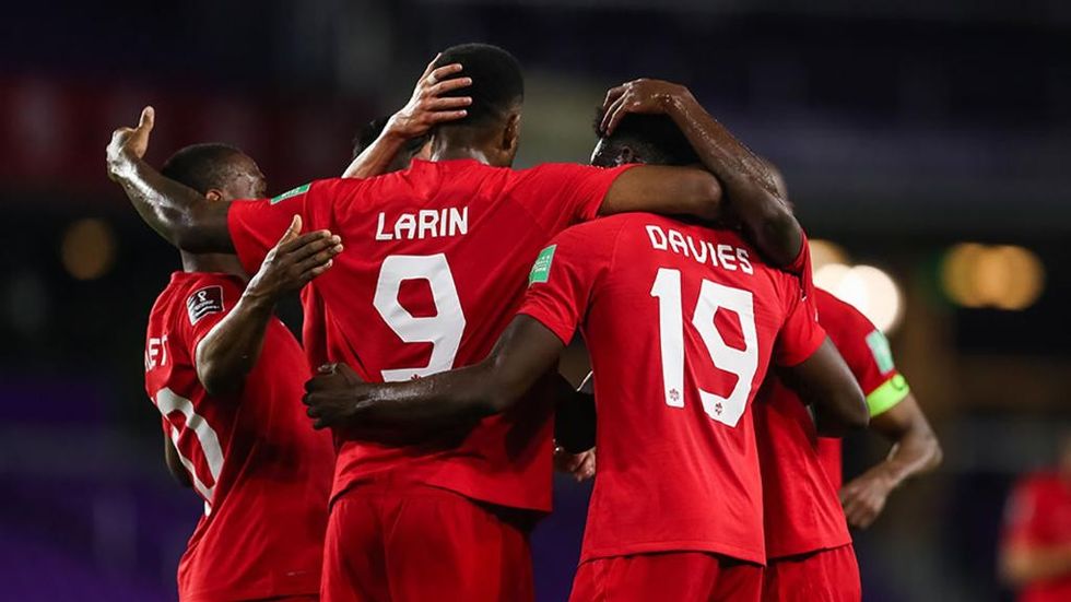 20190325 Larin Davies www large