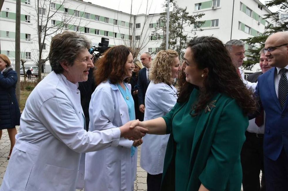 2020 02 04 Kryetarja Osmani në Klinikën e Neonatoligjisë 4