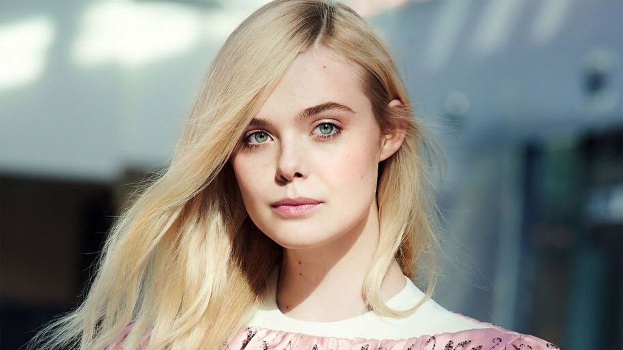 2020/03/elle-fanning-blonde-girl-uhdpaper.com-4K-4.1387-wp.thumbnail.jpg