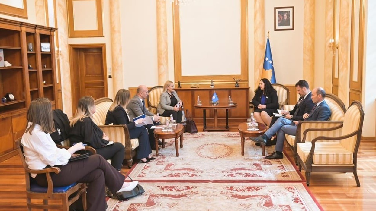 2020/05/2020_05_27_Kryetarja-Osmani-u-takua-me-përfaqësues-të-Agjencisë-për-Ndihmë-Juridike-Falas.jpg