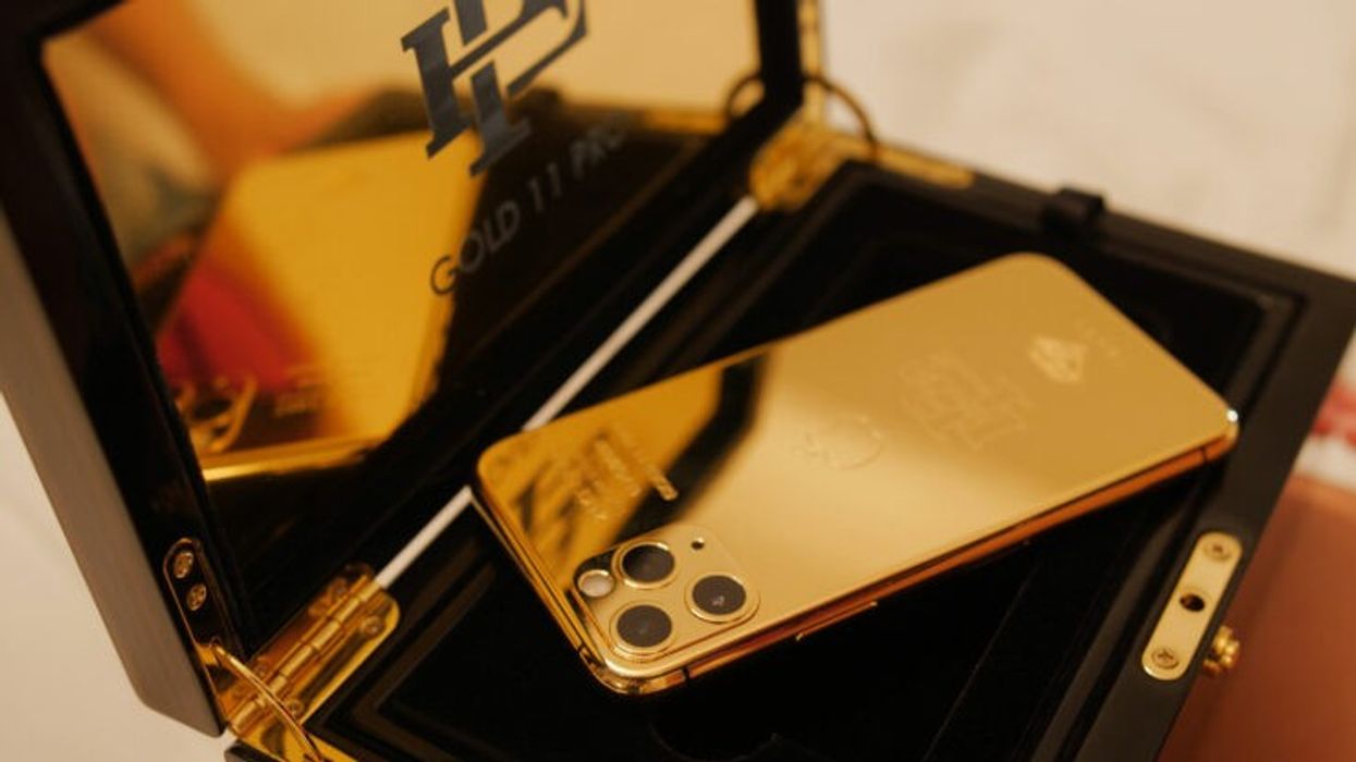 2020/05/Gold-plated-iPhone-11-Pro-1-740x416-1.jpg