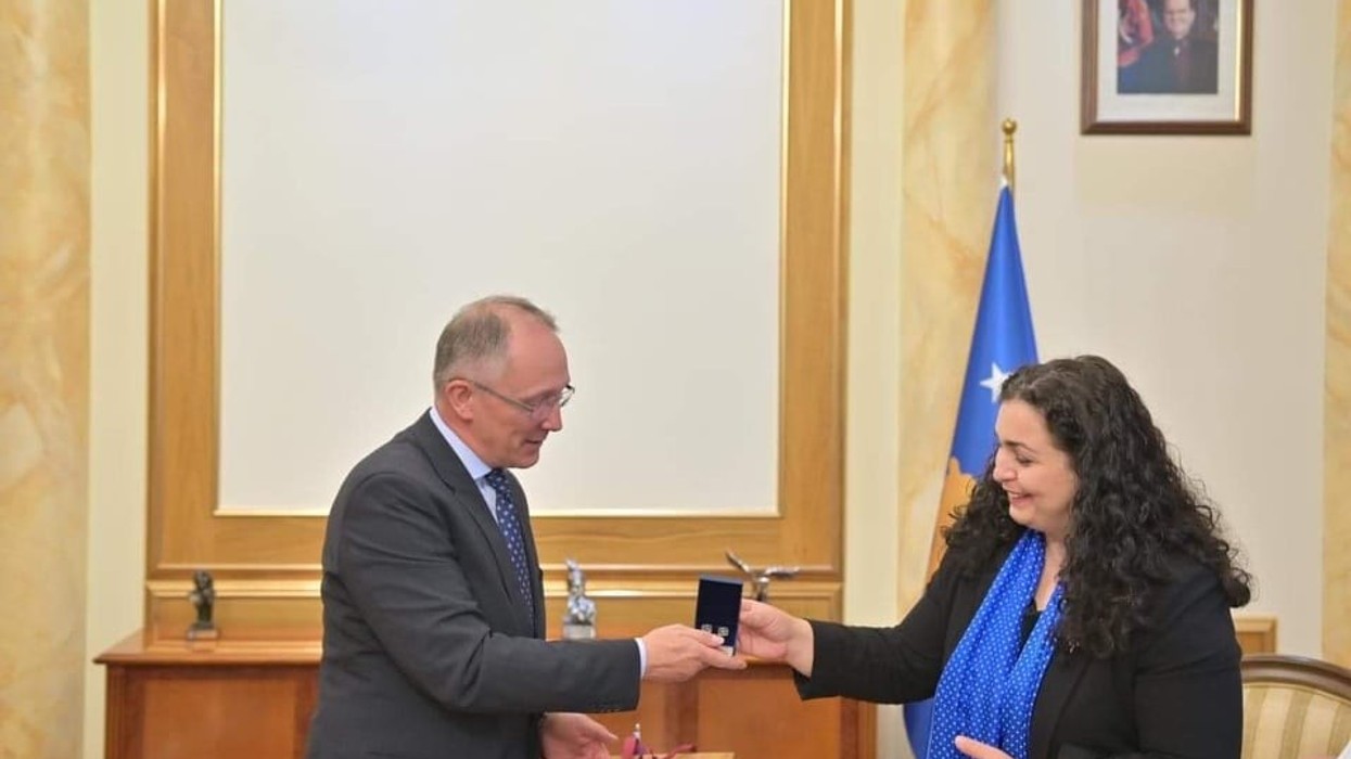 2020/06/2020_06_22_Kryetarja-e-Kuvendit-të-Kosovës-dr.Vjosa-Osmani-priti-në-takim-lamtumirës-ambasadorin-e-Hungarisë-Laszlo-Markus-1.jpg