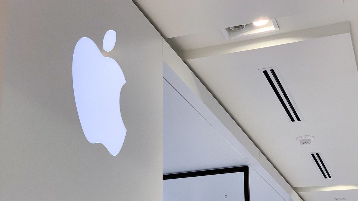 2020/06/apple_logo_store.jpg
