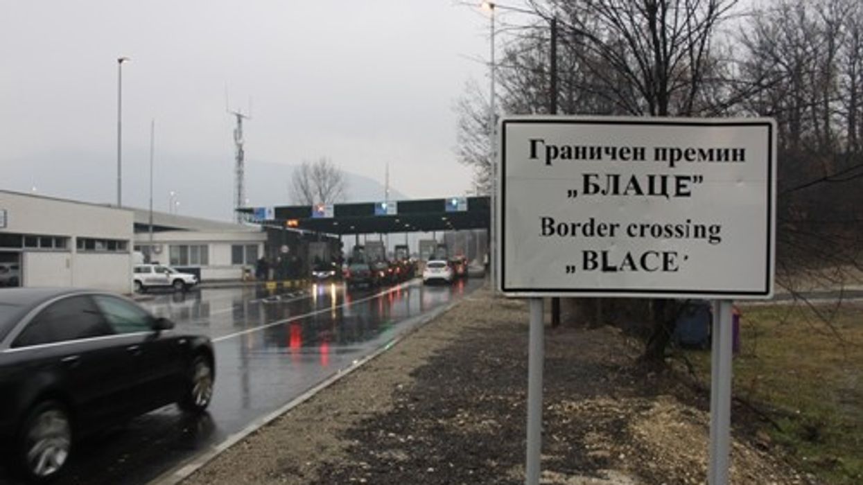 Në vendkalimin kufitar Bllacë ndalohet një 45-vjeçar nga Kosova, kërkohej nga Interpoli Në vendkalimin kufitar Bllacë ndalohet një 45-vjeçar nga Kosova, kërkohej nga Interpoli