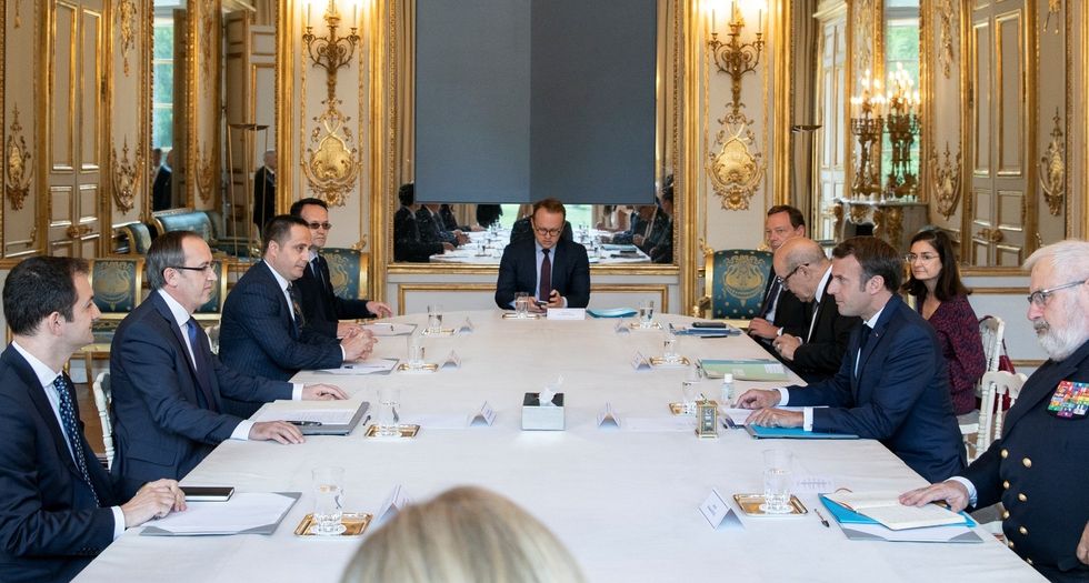 2020/07/hoti-macron.jpg