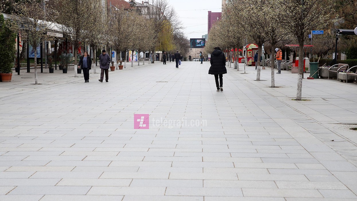 2020/07/Rruget-dhe-sheshet-ne-Prishtine-koronavirus-Covid19-foto-Ridvan-Slivova-14.jpg