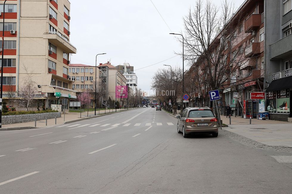 2020/07/Rruget-dhe-sheshet-ne-Prishtine-koronavirus-Covid19-foto-Ridvan-Slivova-21.jpg