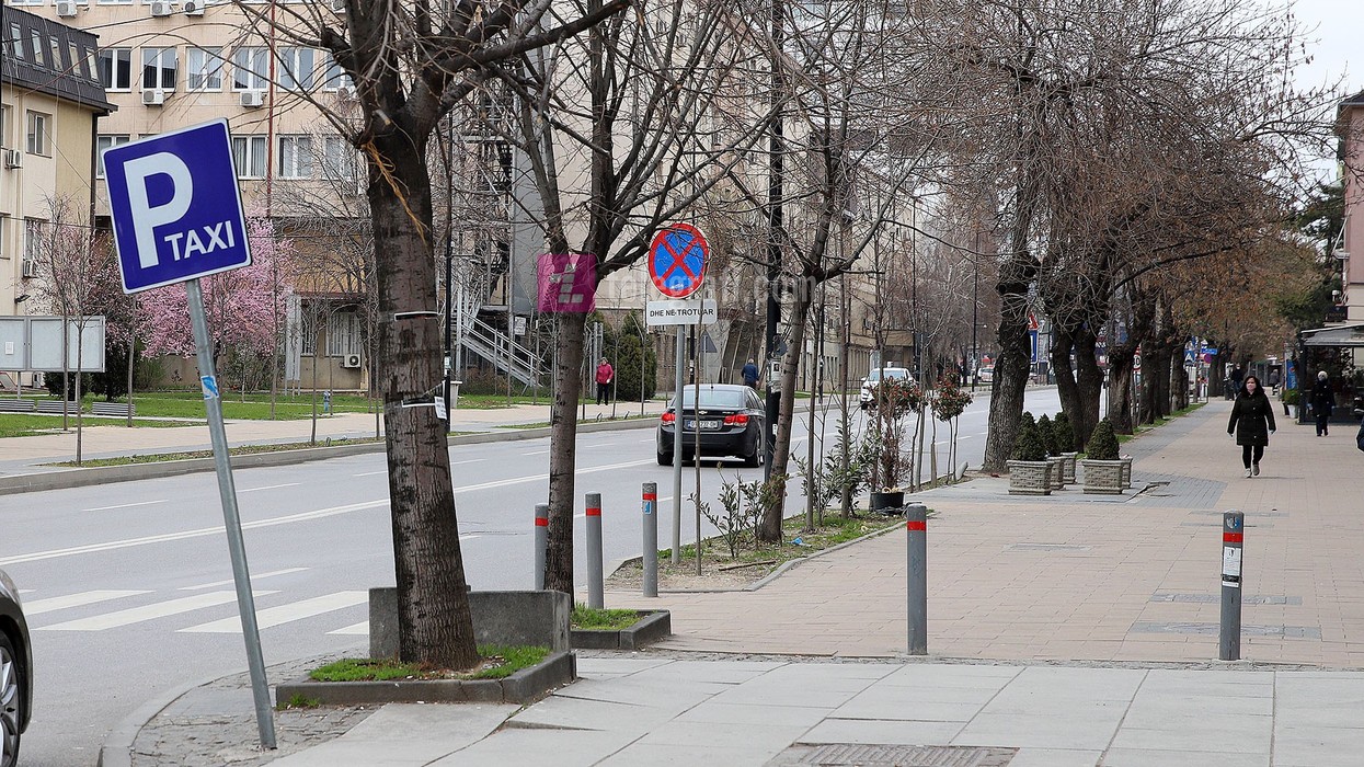 2020/07/Rruget-dhe-sheshet-ne-Prishtine-koronavirus-Covid19-foto-Ridvan-Slivova-22.jpg