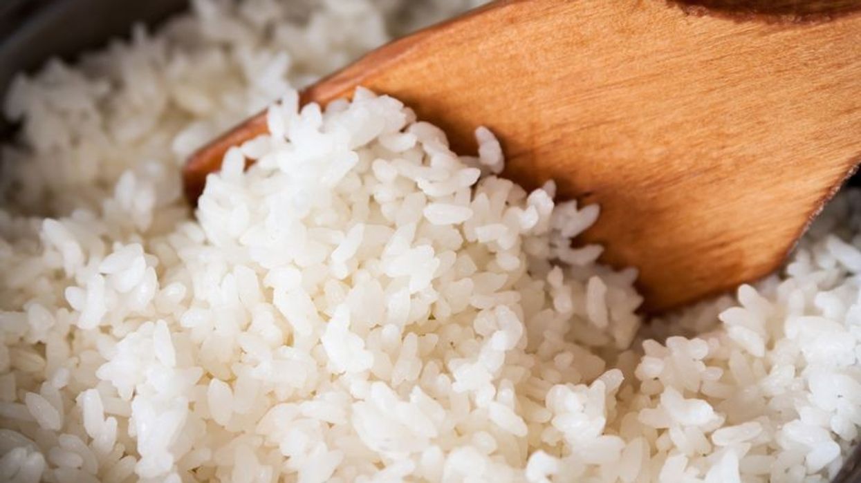 2020/08/1_White-rice-in-a-metal-pan.jpg