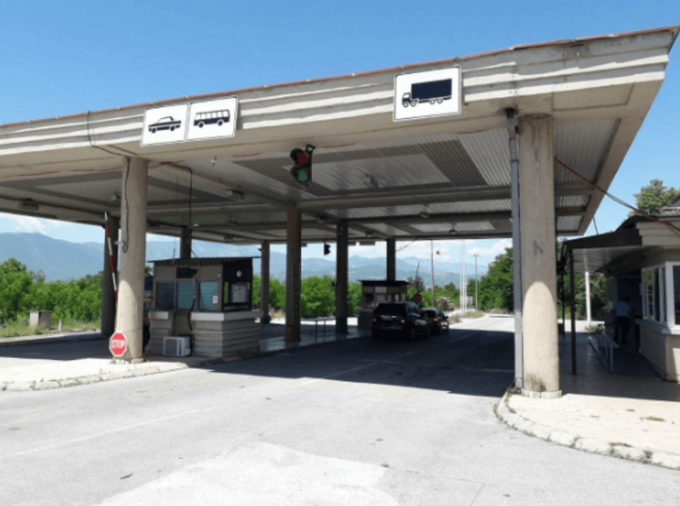 Në vendkalimin kufitar Bllatë është rritur numri i kalimtarëve