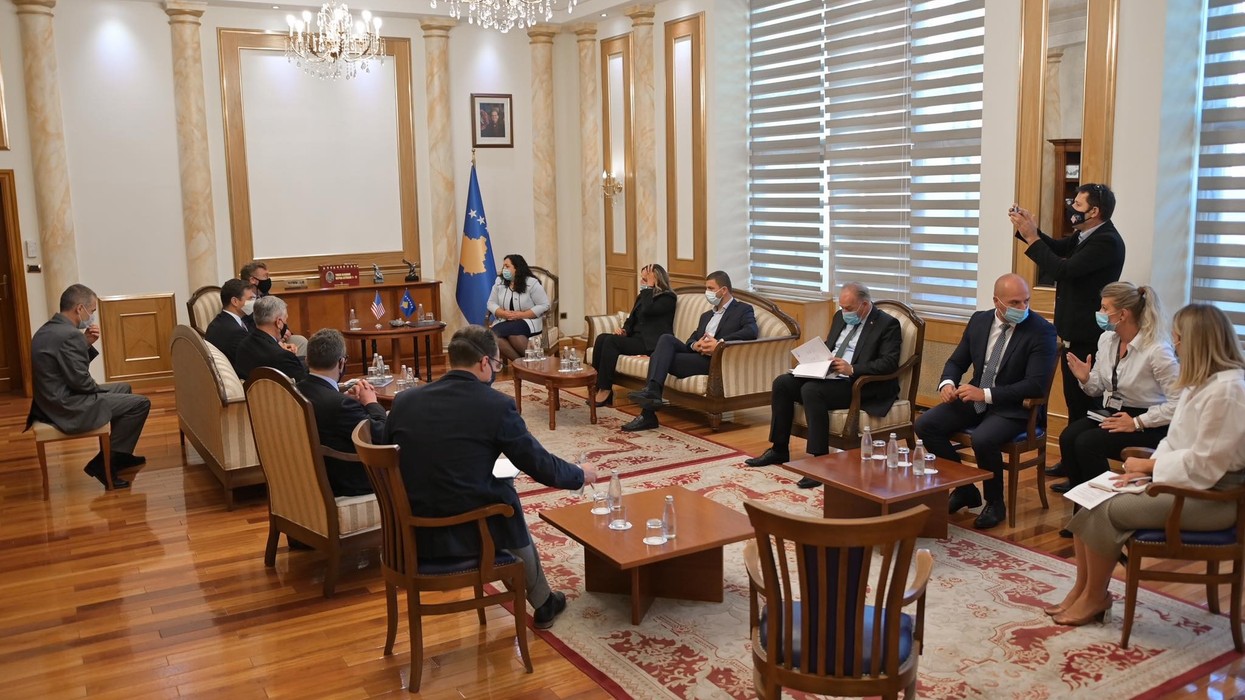 2020/09/2020_09_25_Kryetarja-Osmani-dhe-nenkryetaret-u-takuan-me-delegacionin-e-DFC-4.jpg