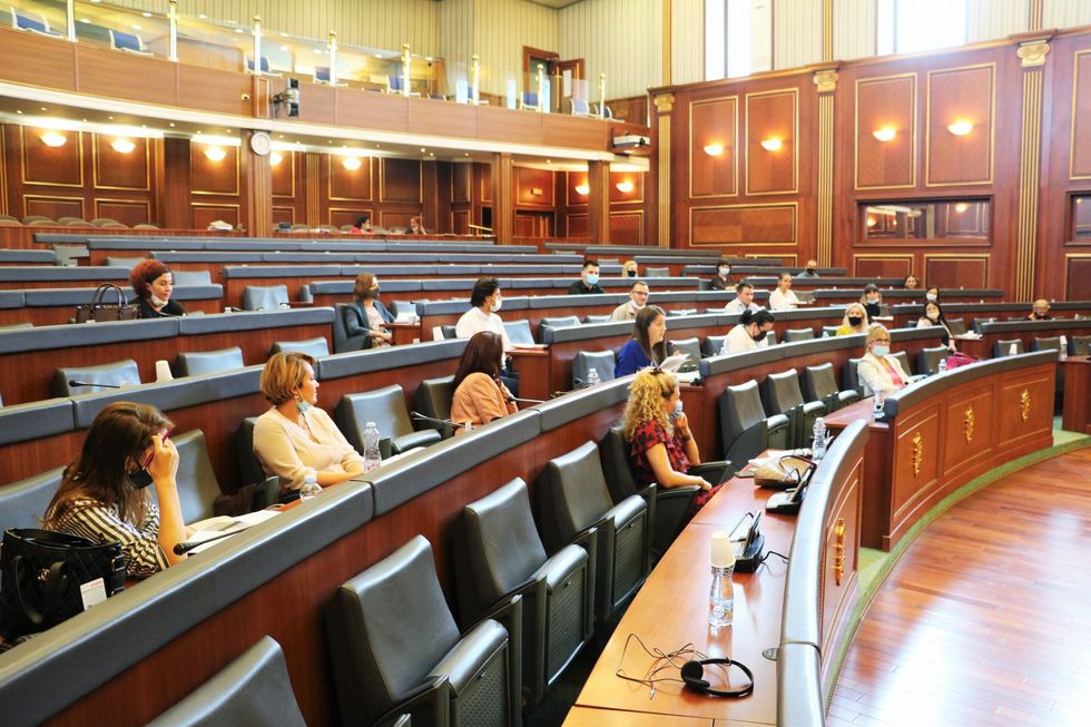 2020 09 22 Grupi i Grave Deputete mbajti degjim publik per Projekt Kodin Civil 2 scaled