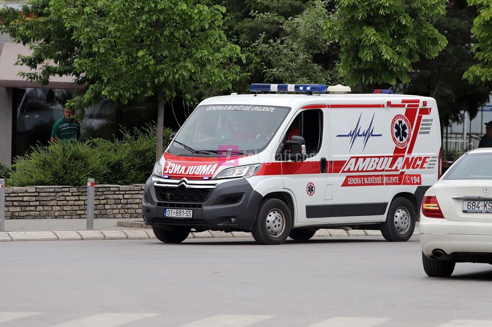 2020/09/autoambulanta-pandemia-koronavirus-covid19-foto-Ridvan-Slivova.jpg