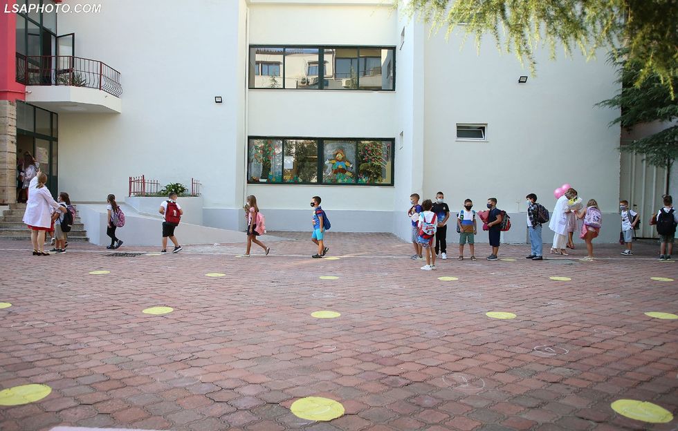 2020/09/covid-shkolla-shqiperi.jpg