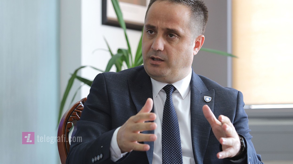 2020/09/Driton-Selmanaj-interviste-foto-Ridvan-Slivova-18.jpg