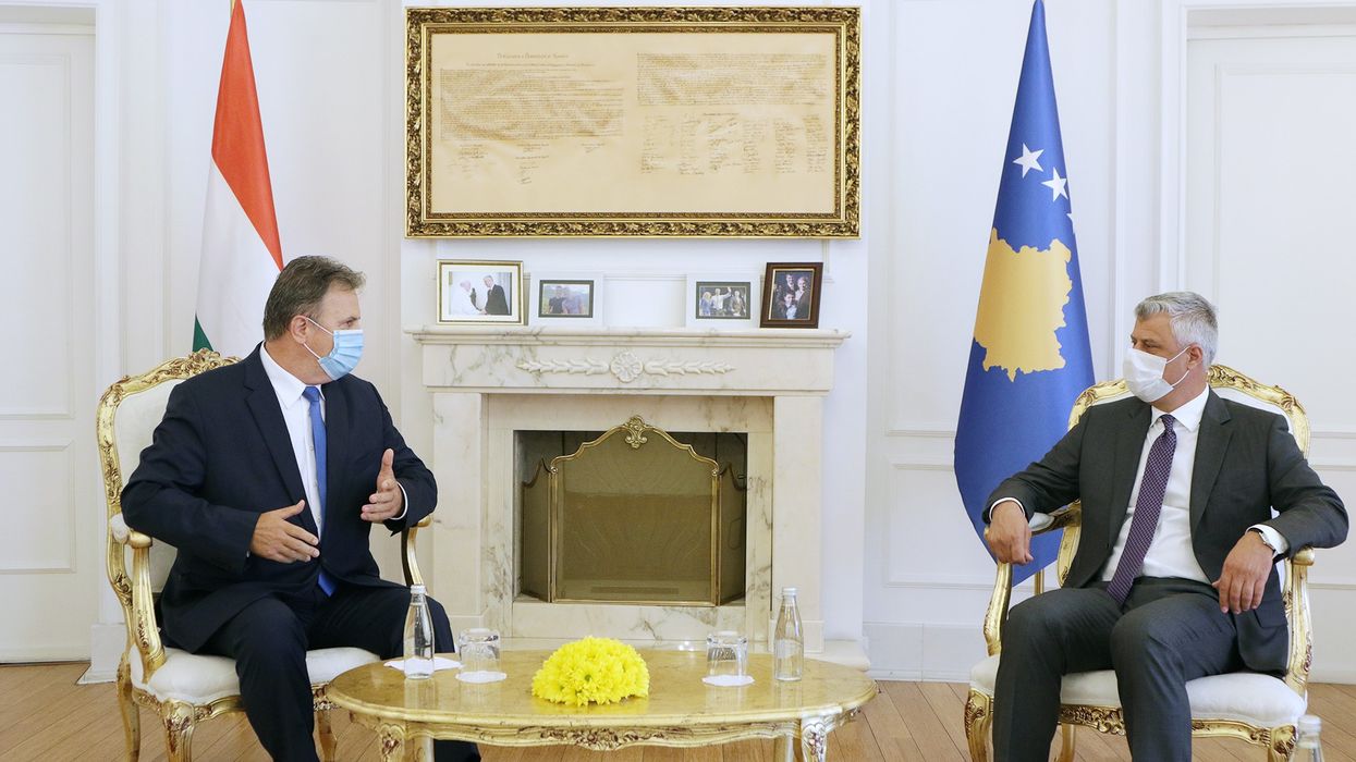 2020/09/Presidenti-Thaci-pranoi-letrat-kredenciale-nga-ambasadori-i-ri-hungarez-Jozsef-Bencze_2.jpg.jpg