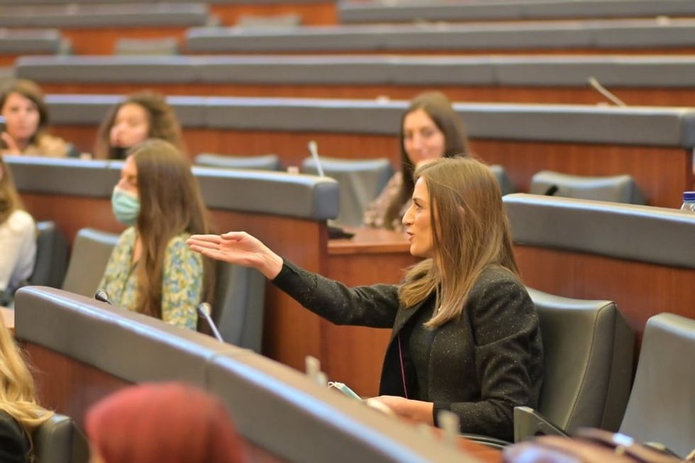 2020 10 06 Kryetarja Osmani zhvilloi diskutim me Forumin per Lidership dhe Diplomaci 2