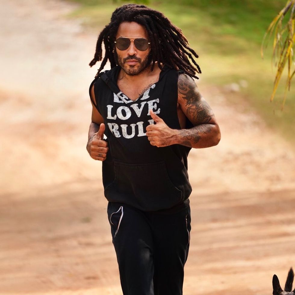 2020/10/LennyKravitz-e1601984879847.jpg