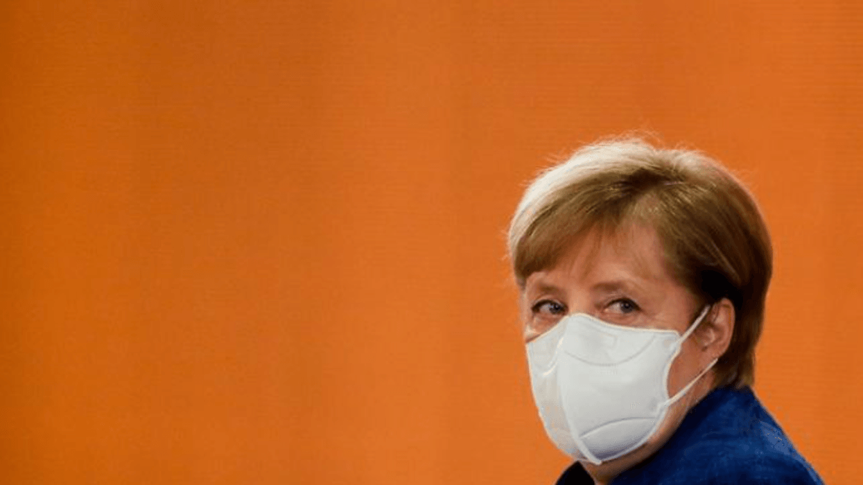 2020/10/merkel12.png