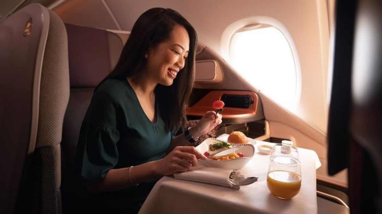 2020/10/singapore-airlines-a380-restaurant-2000b.jpg