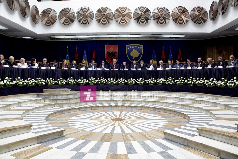2020/10/Takimi-i-qeverive-Kosove-Shqiperi-Isa-Mustafa-e-Edi-Rama-foto-Ridvan-Slivova-33.jpg