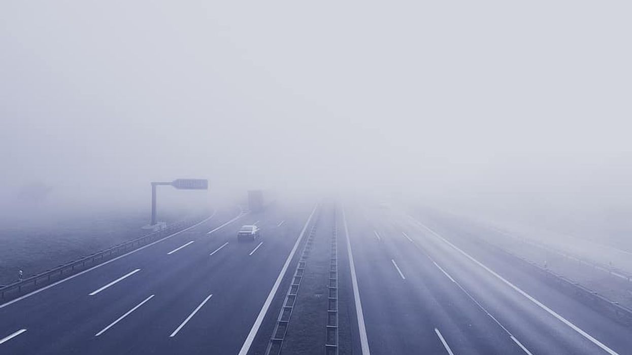 2020/11/fog-road-highway-tar-central-reservation-landscape-traffic-bavaria-autumn.jpg