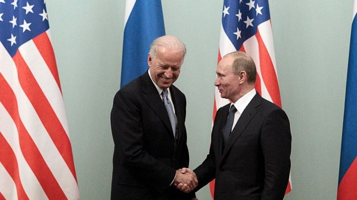 2020/11/Joe-Biden-Vladimir-Putin-866x600-1.jpg