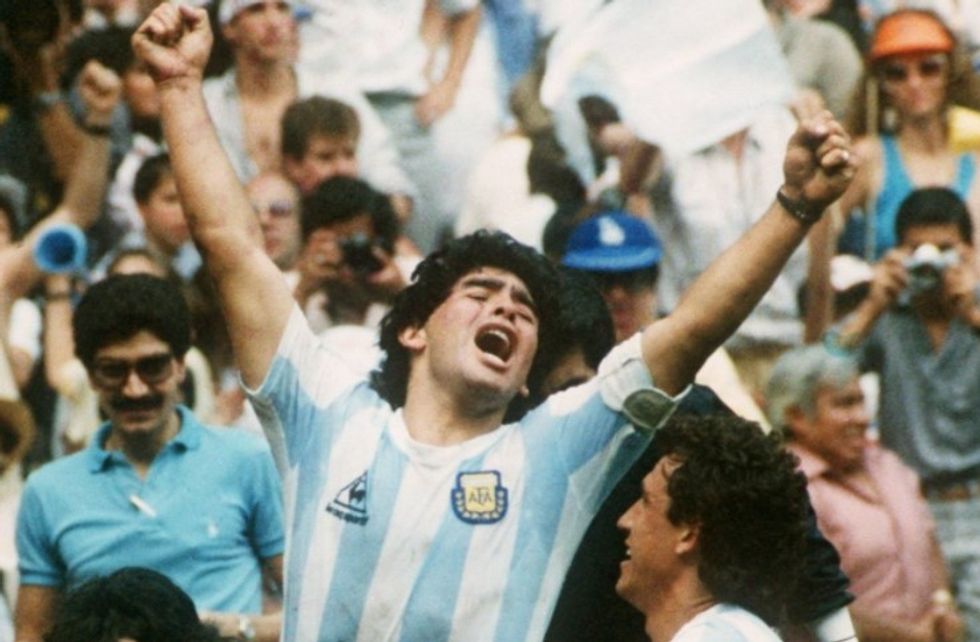 2020/11/maradona-3-1.jpg