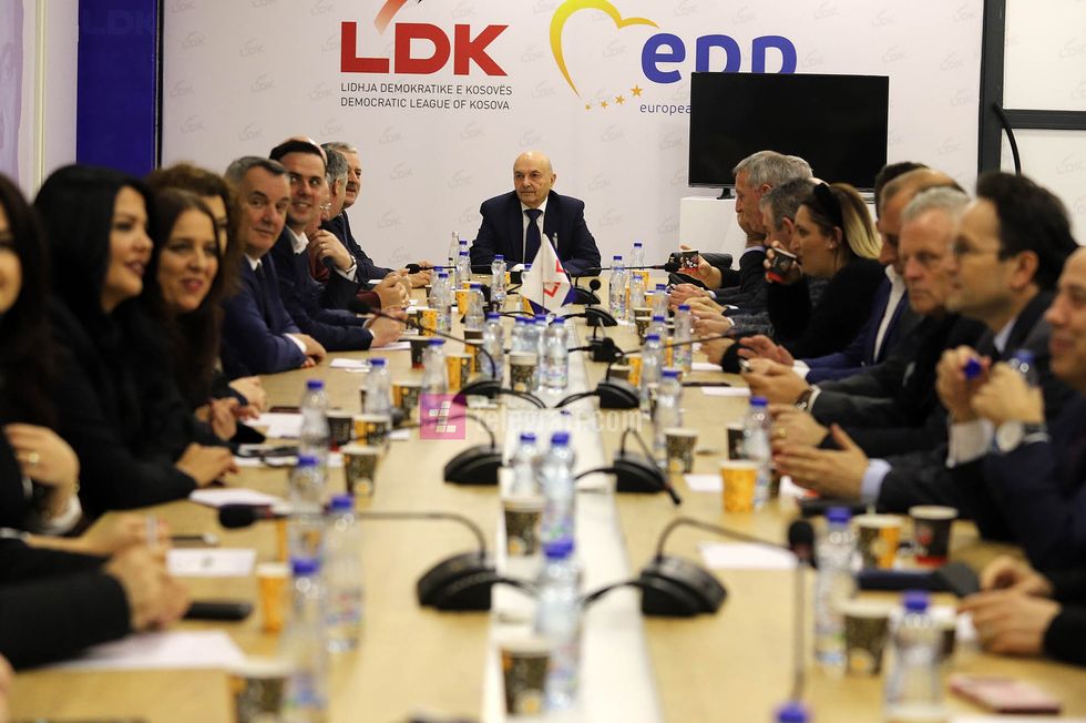 2020/11/mbledhja-e-kryesise-se-LDK-se-21-janar-foto-Ridvan-Slivova-13.jpg