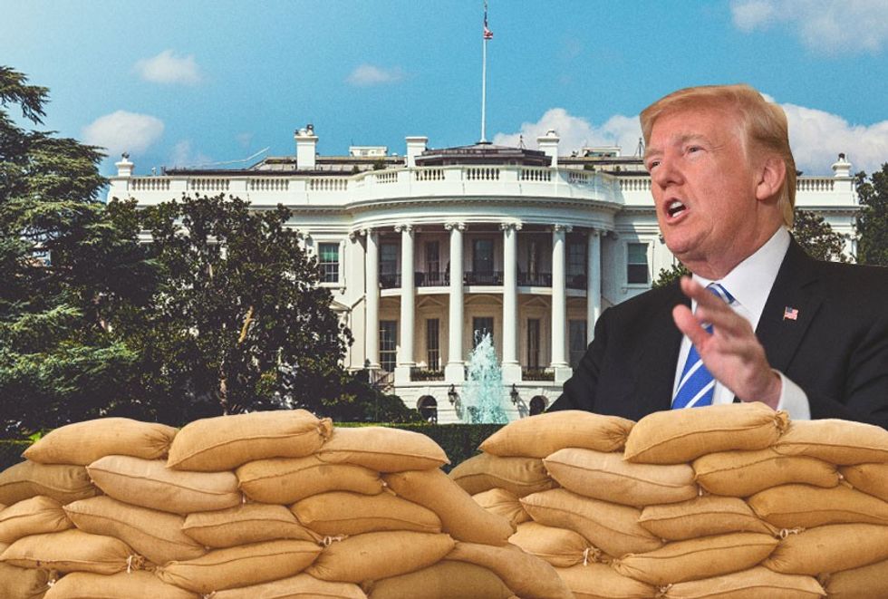 2020/11/trump-barricade-white-house.jpg