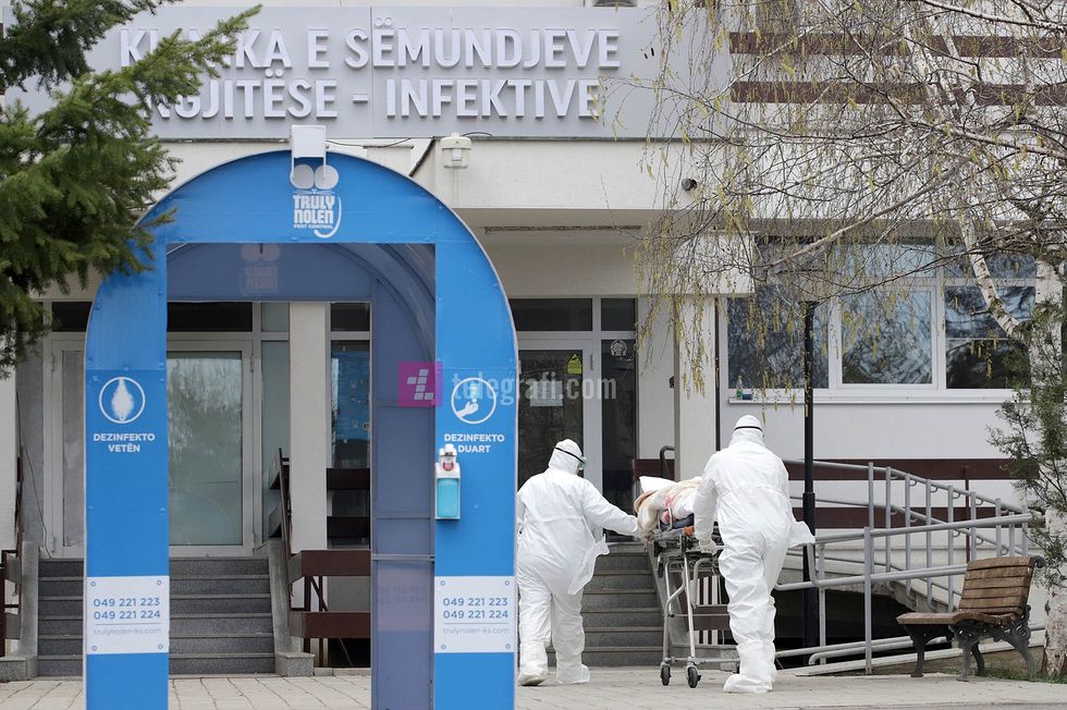 2020/12/klinika-infektive-rastet-me-Koronavirus-Covid19-foto-Ridvan-Slivova-30.jpg