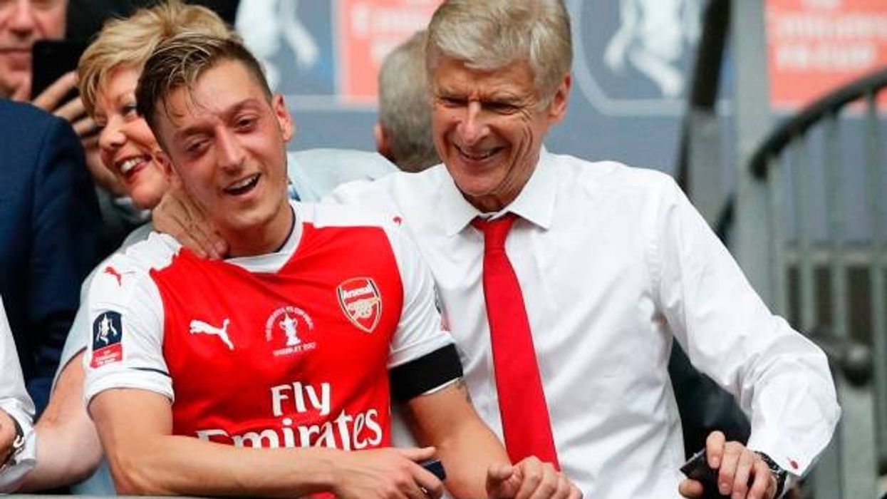 2020/12/ozil-wenger.jpg