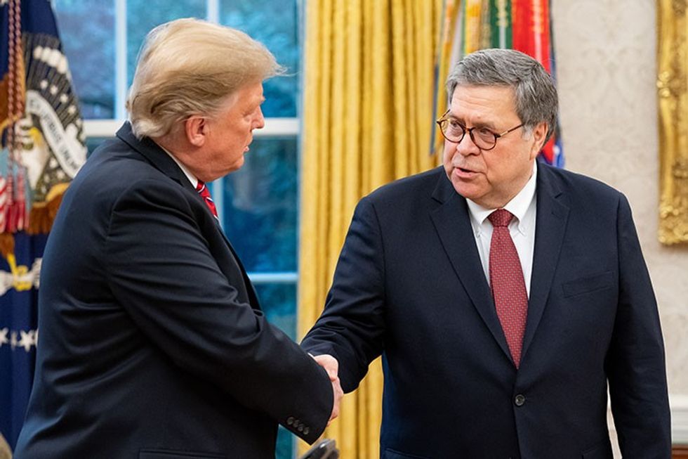 2020/12/Trump_Barr_ceremony_2019.jpg