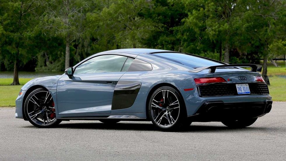 2020 audi r8 performance review