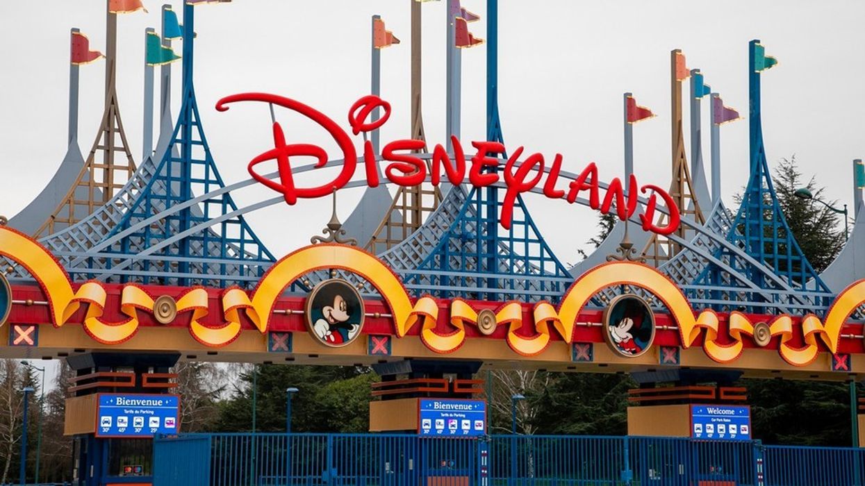 2021/01/https___hypebeast.com_image_2020_06_disneyland-california-adventure-phased-reopening-postponed-coronavirus-000.jpg