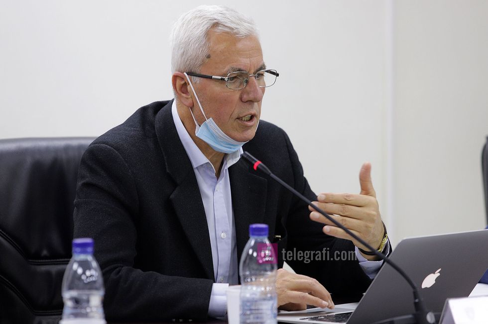 2021/01/mbledhja-e-KQZ-se-zgjedhjet-e-parakohshme-te-2021-tes-Sami-Kurteshi-foto-Ridvan-Slivova-12-e1629981836126.jpg
