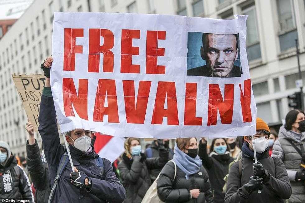 2021/02/free-navalny.jpg