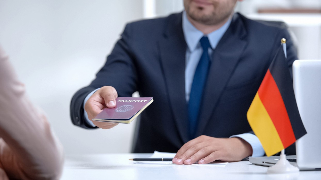 2021/03/Germany_Visas-and-Work-Permits-2400x1350-1.jpeg