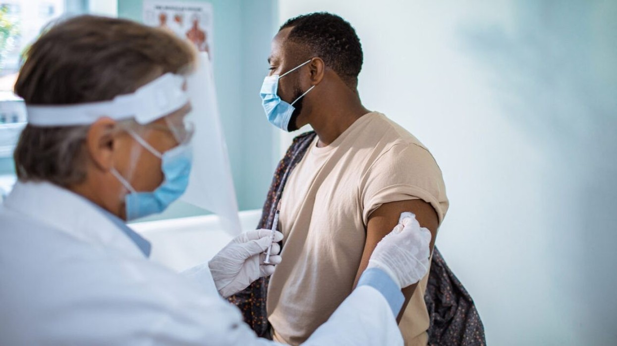 2021/03/Male_Doctor_Patient_Vaccine_1296x728-header-1296x729-1.jpg