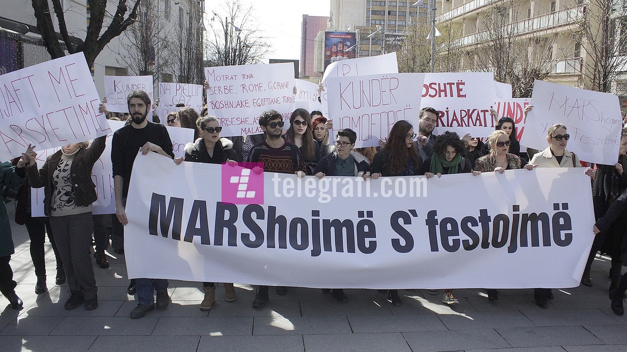 2021/03/Ne-Diten-e-Gruas-8-Mars-organizohet-marsh-protestues-me-moto-MARShojme-S-Festojme-foto-Ridvan-Slivova-15-1.jpg