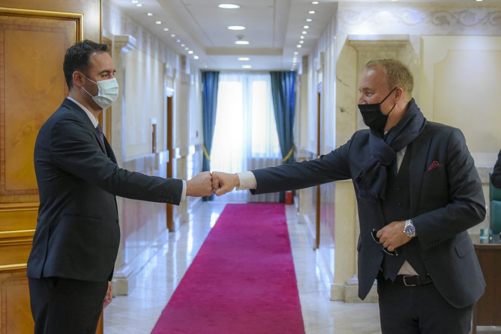 2021 04 12 Kryeparlamentari Konjufca priti ne takim ambasadorin e Norvegjise z. Jens Erik Grondahl 2 scaled