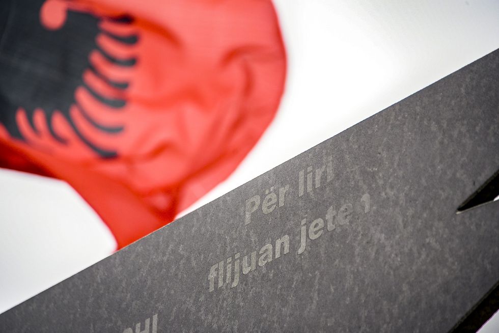 2021 04 15 Kryekuvendari Konjufca nderoi te renet ne Sllovi te Lipjanit 6