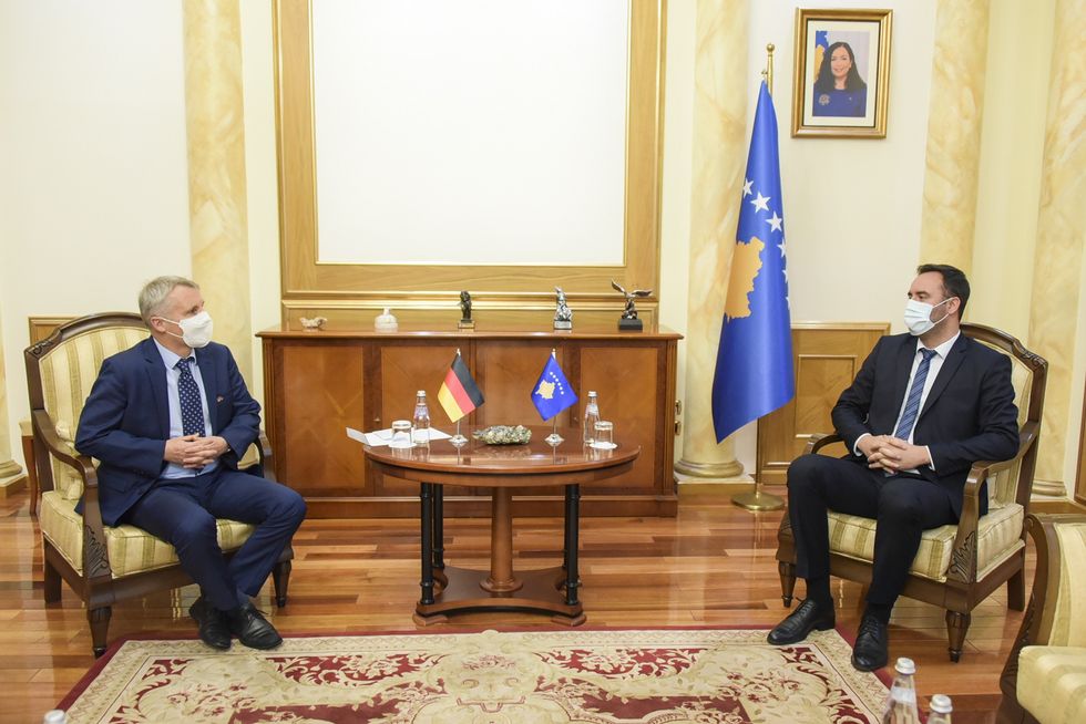 2021 04 19 Kryekuvendari Konjufca priti ambasadorin Rohde 1