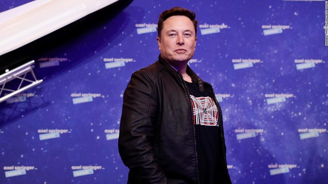 2021/04/210210125538-01-elon-musk-1201-super-tease-e1637074603237.jpg