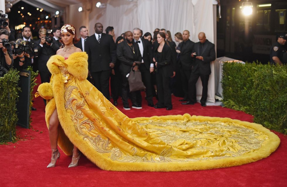 2021/04/rihanna-met-gala-2018.jpg
