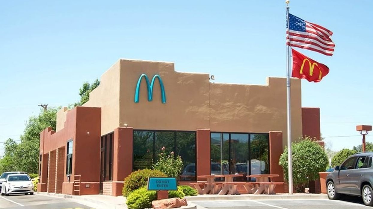 2021/05/01_arches_The-Surprising-Reason-One-McDonalds-Uses-Turquoise-Arches_643234660_Sheila-Fitzgerald-e1620024523825.jpg