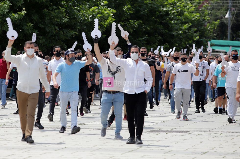 2021/05/proteste-e-Gastronomeve-bizneset-dhe-zejet-foto-Ridvan-Slivova-1.jpg