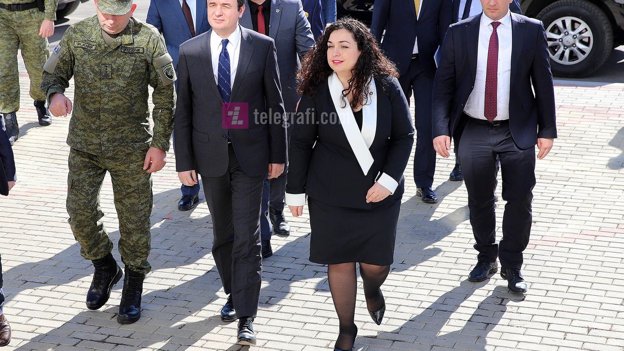2021/05/Vjosa-Osmani-e-Albin-Kurti-ne-FSK-me-rastin-e-12-vjetorit-te-pavaresise-foto-Ridvan-Slivova-2.jpg