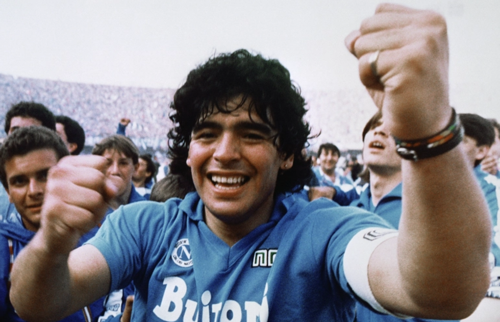 2021/06/maradona.png