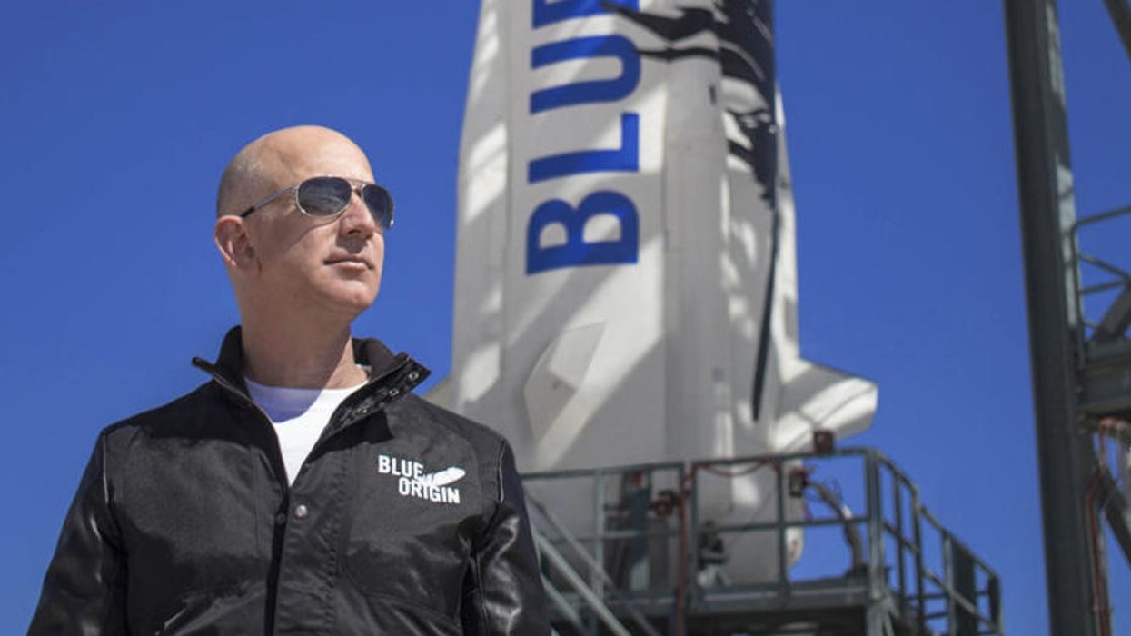 2021/07/bezos-rocket.jpg